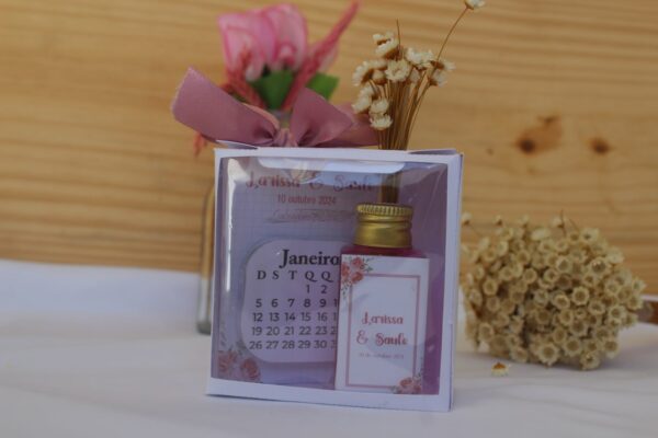 Mini Kit de Aconchego: Vela Aromática e Calendario- Casamento - Image 3