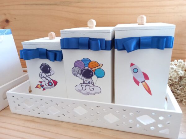 Astronauta Arebesco | Kit Bandeja MDF com 3 Potes Temáticos para Bebê